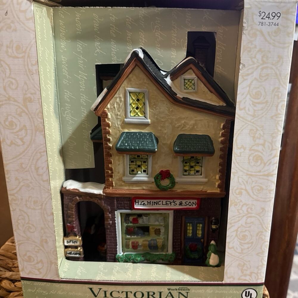 NEW! 2005 SANTAS WORKBENCH VICTORIAN CHRISTMAS H.G. HINCLEYS & SON GENERAL STORE